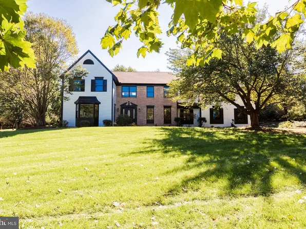 2445 Water Valley Rd, Lancaster, PA 17603