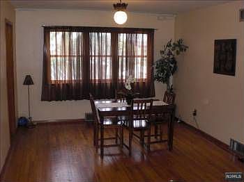 3rd image of 210 Canterbury Ave