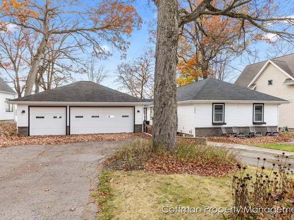 7293 Davies Dr NE, Rockford, MI 49341