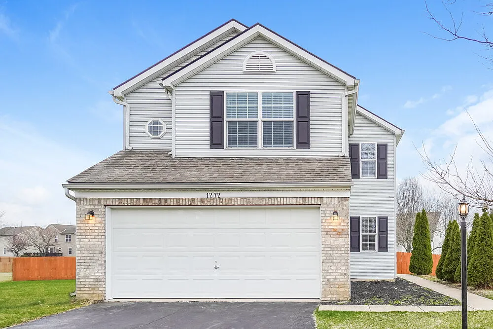 3 bed, 2.5 bath, 1586 sqft, $3,690 — Photo 1