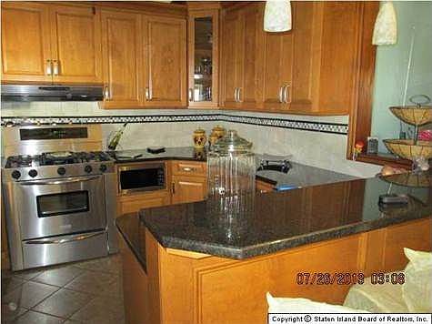 3rd image of 258 Corson Ave