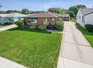 2315 Lincoln Ave, Two Rivers, WI 54241