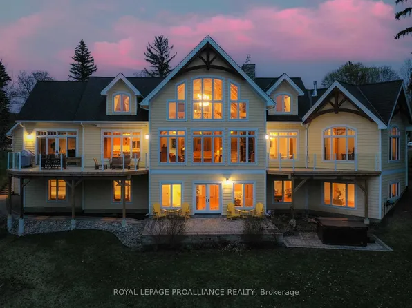 12698 Loyalist Pkwy, Prince Edward County, ON K0K 2T0