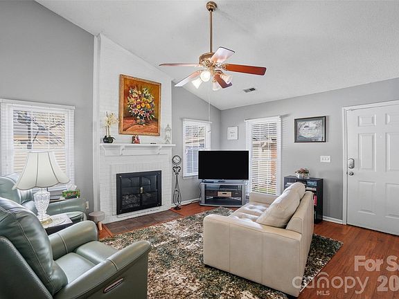 5th image of 2538 Dalston Ln