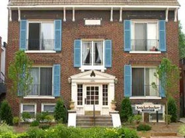 2781 Hampshire Rd, Cleveland, OH 44106
