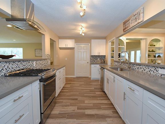 3rd image of 16130 Jersey Dr