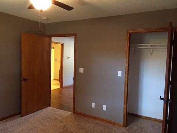 4th image of 507 E Adams St APT 3