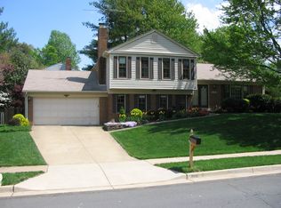 7819 New London Dr, Springfield, VA 22153