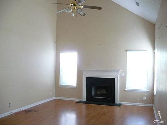 2nd image of 594 Windsor Dr