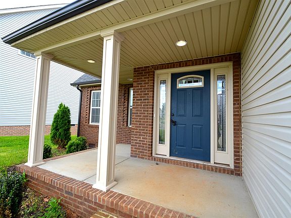4th image of 1480 Amberley Dr