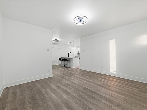 4th image of 3071 Sunnyvale St