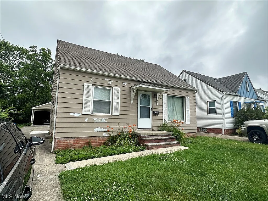 14301 Brunswick Ave photo 1