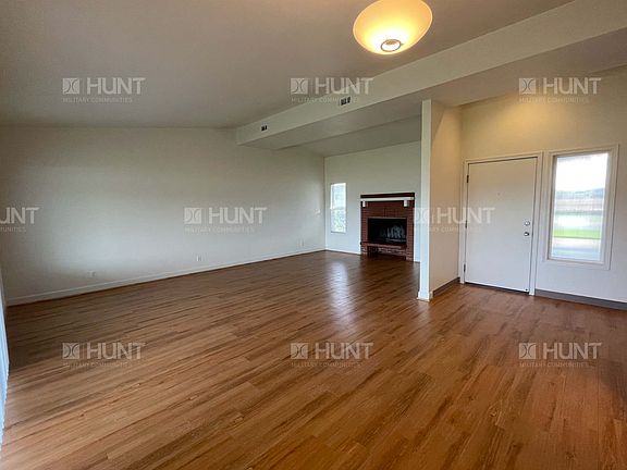 3rd image of 1037 Mountain Cir