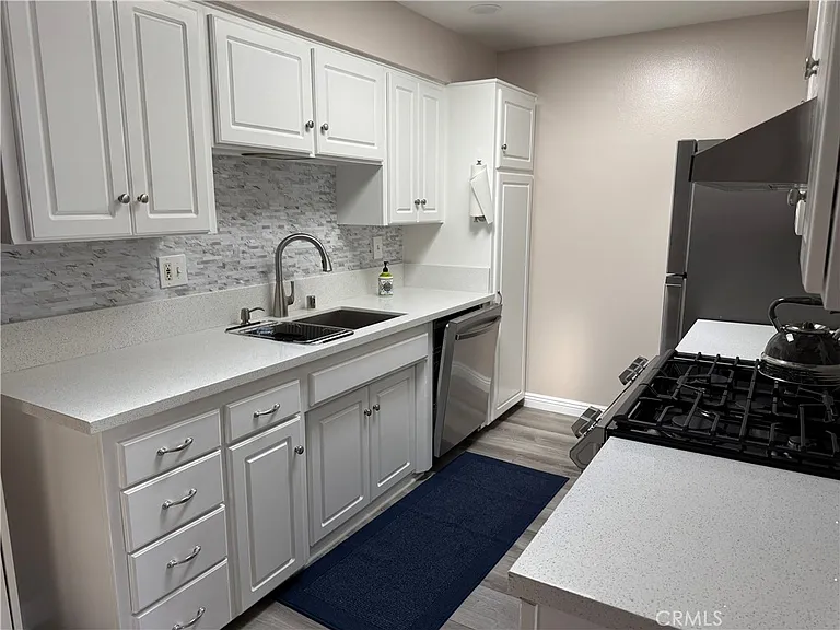11138 Aqua Vista St — Photo 10