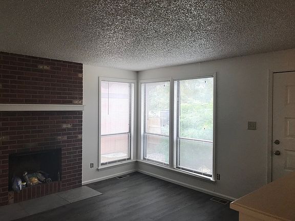 2nd image of 1732 Cambridge Dr