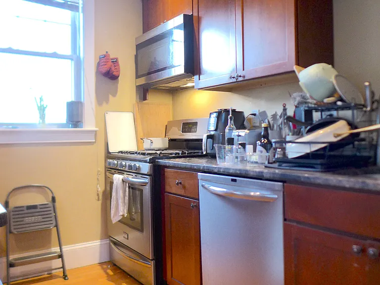 155 Hillside St — Photo 11