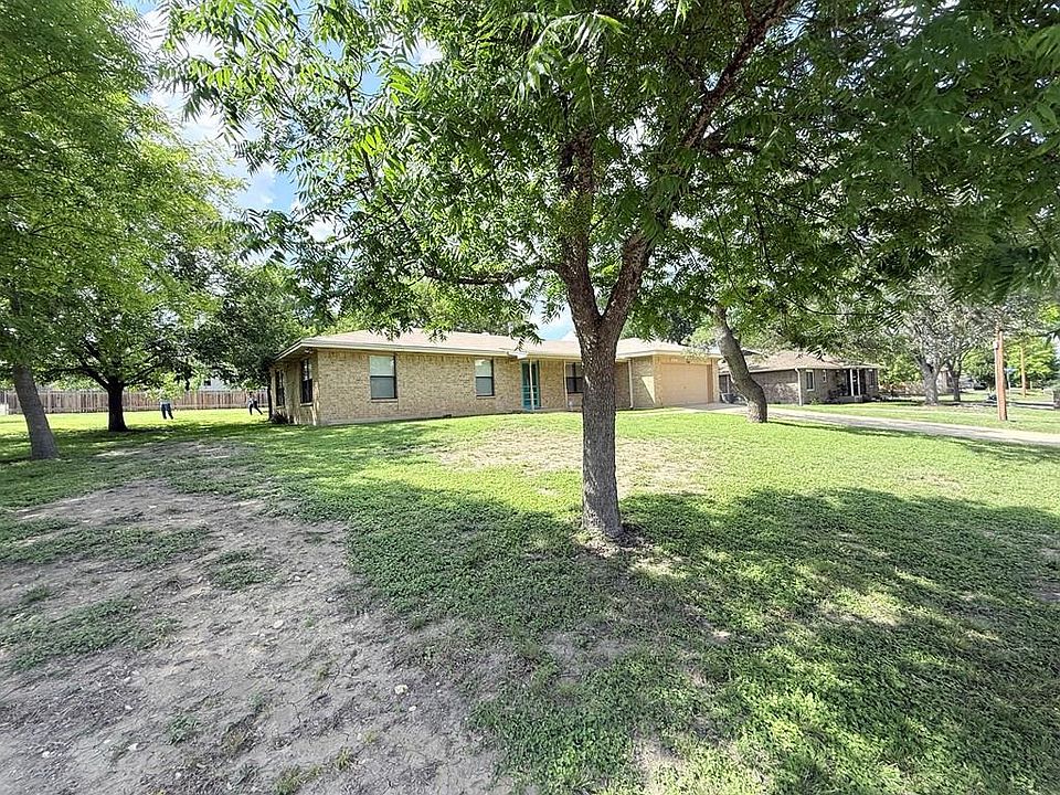 1st image of 404 Mack Hollimon Dr