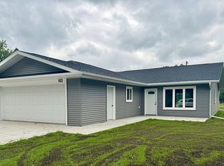 102 6th St E, Jasper, MN 56144