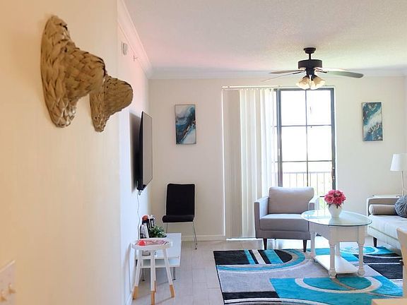 2nd image of 720 S Sapodilla Avenue #514