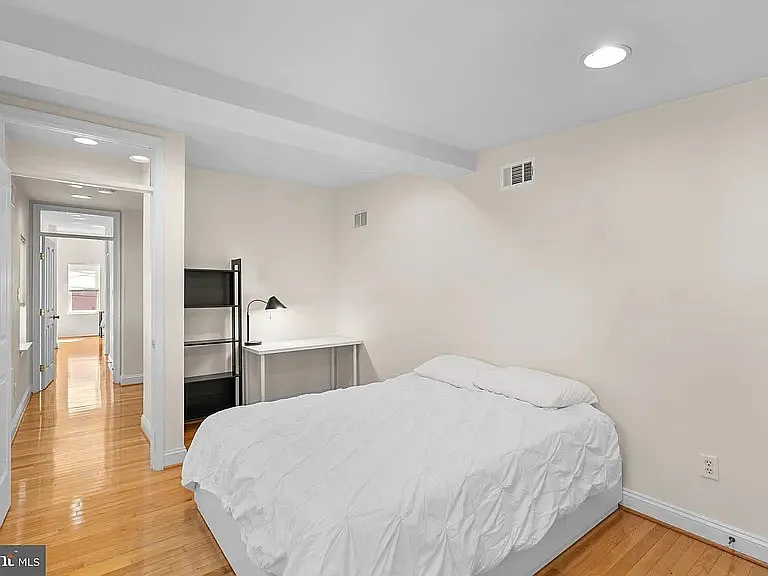 18 S Madeira St — Photo 3