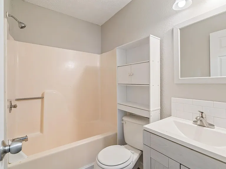 2522 McMillan St N — Photo 17