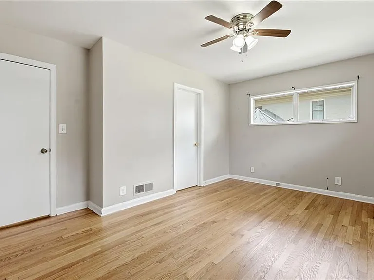 2140 Oakawana Dr NE — Photo 24