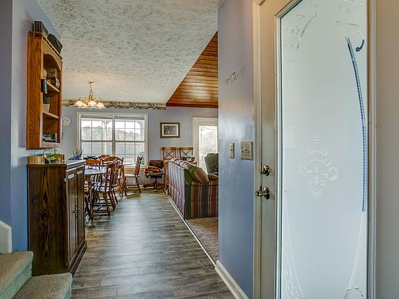 3rd image of 239 Bluff Dr