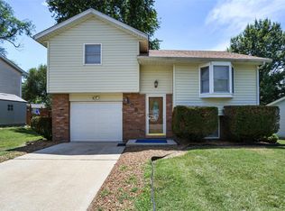 106 Walnut Ridge Dr, Bethalto, IL 62010