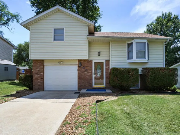 106 Walnut Ridge Dr, Bethalto, IL 62010
