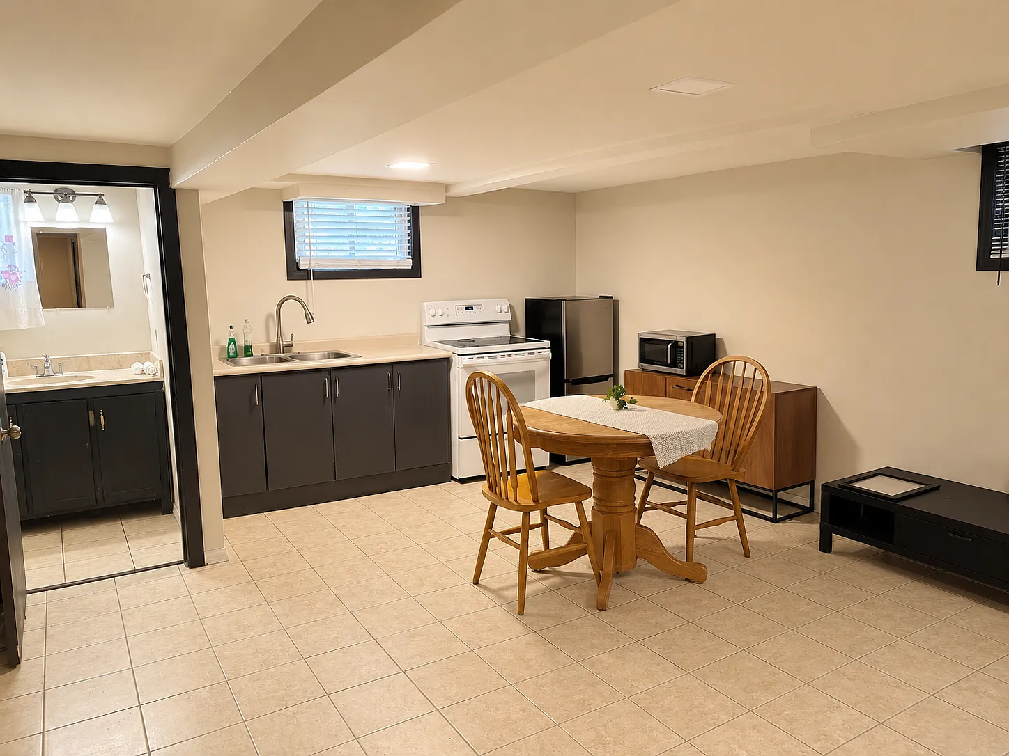 193 Grantham Avenue, Lower Unit, St. Catharines — Photo 3