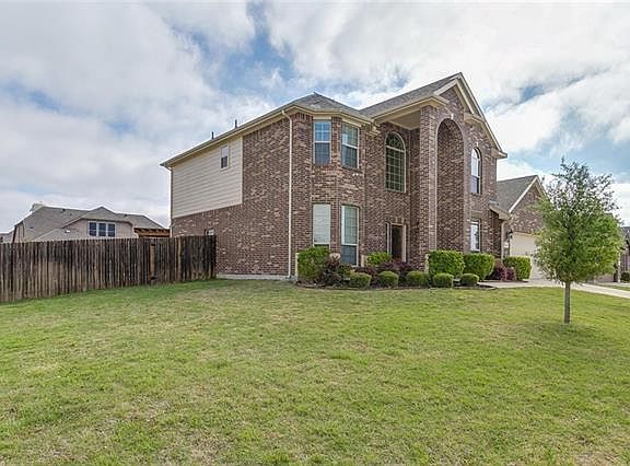 2nd image of 1601 Salado Trl