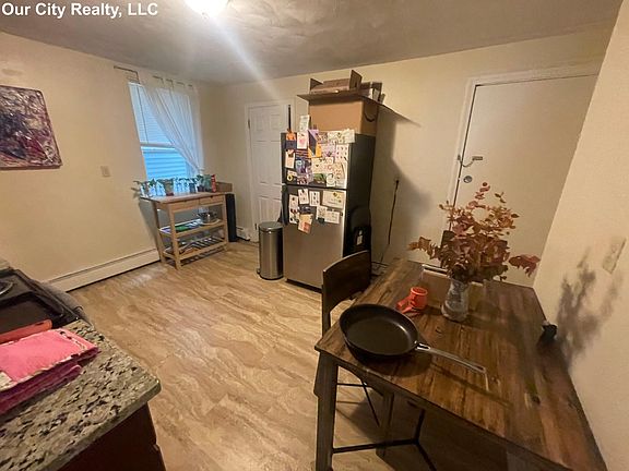 2nd image of 173A Hampshire St #1