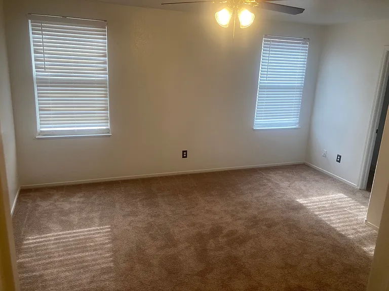 713 Spotted Eagle St — Photo 35