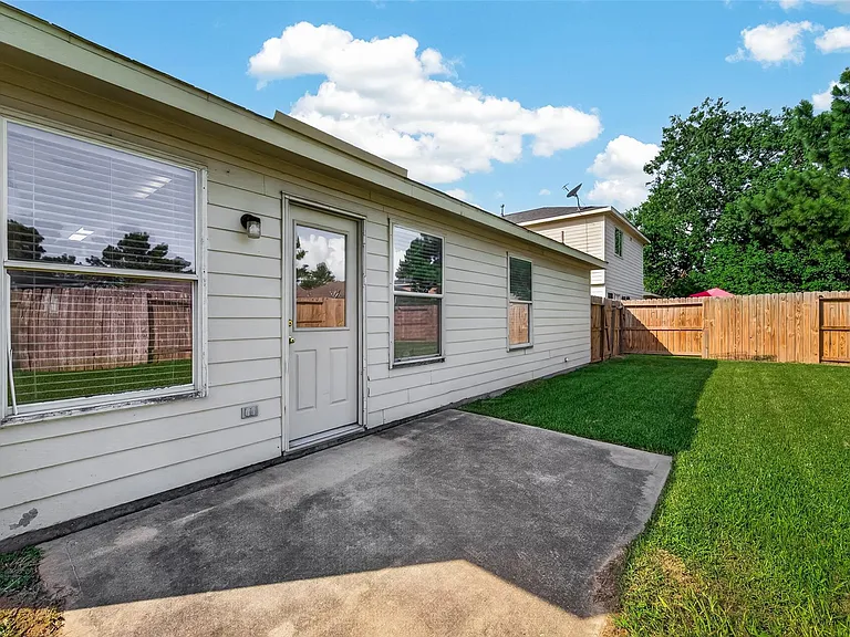 19119 Yaupon Ranch Dr — Photo 35