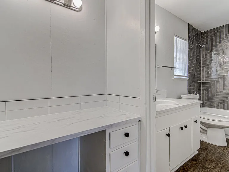 5703 Gloucester Ln — Photo 15
