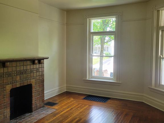 3rd image of 1927 Kinney Ave APT 1