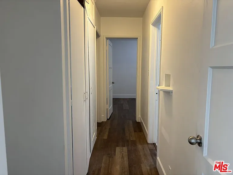 1638 Greenfield Ave — Photo 13