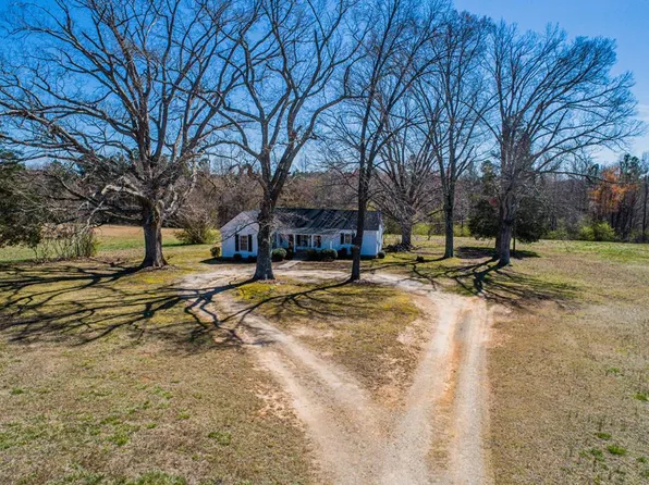 4546 Old Indian Rd, Brodnax, VA 23920