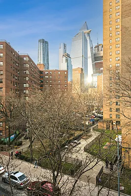 Rented by Miriam Izsak Realty  LLC | media 7