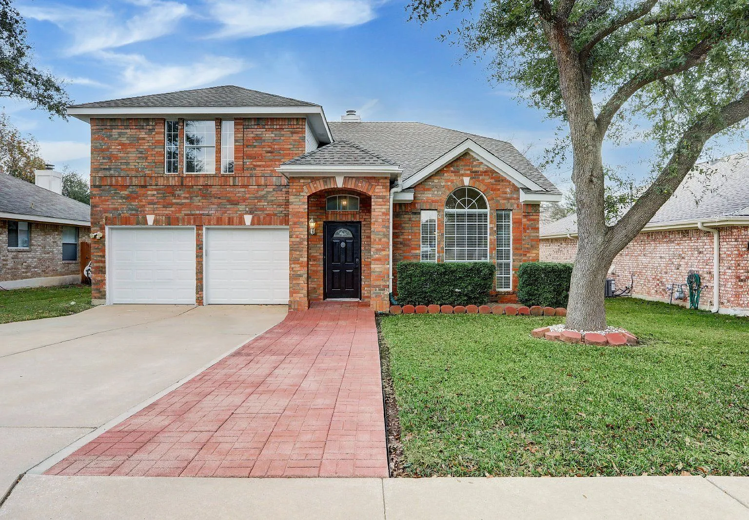 4 bed, 2.5 bath, 2259 sqft, $2,500 — Photo 1