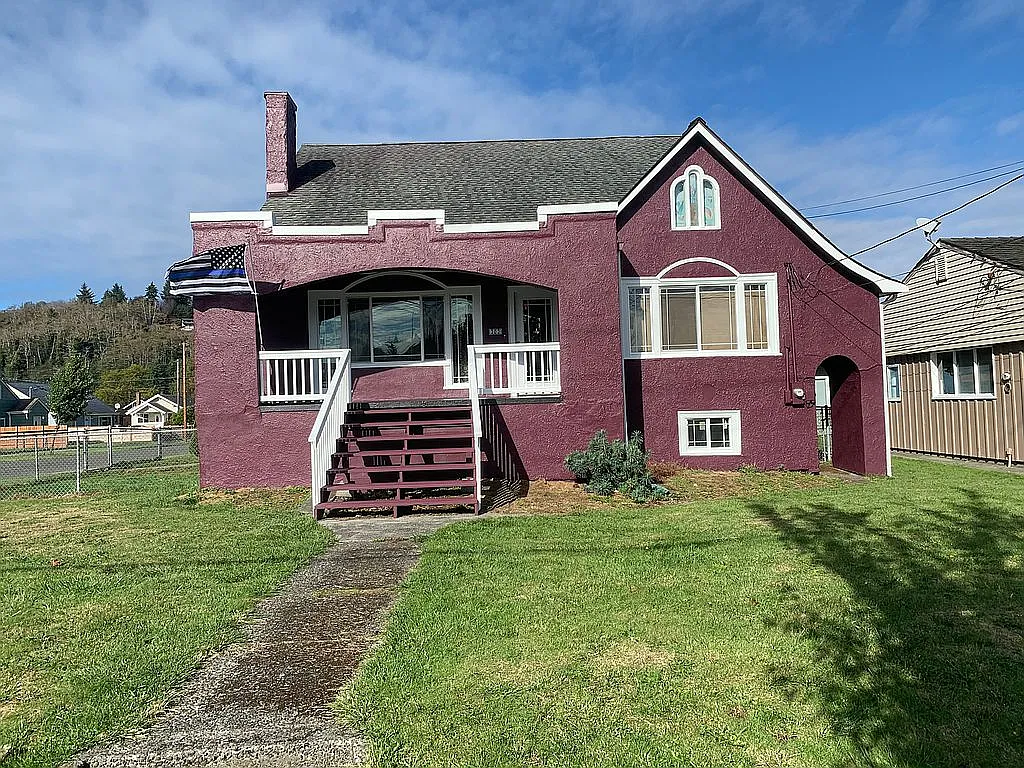 303 Emerson Ave photo 1