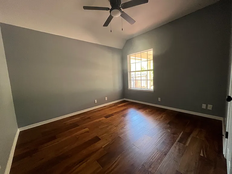 10410 Laurel Hill Cv — Photo 22