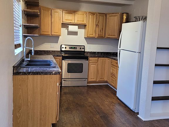 2nd image of 1130 E Gurley St #39