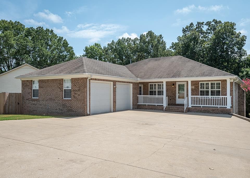 1st image of 222 Robinhood Dr