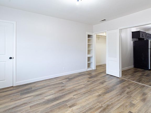 2nd image of 154 W Hillcrest Blvd