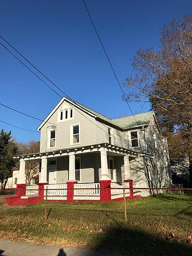 605 Jamestown Ave #A Photo 1
