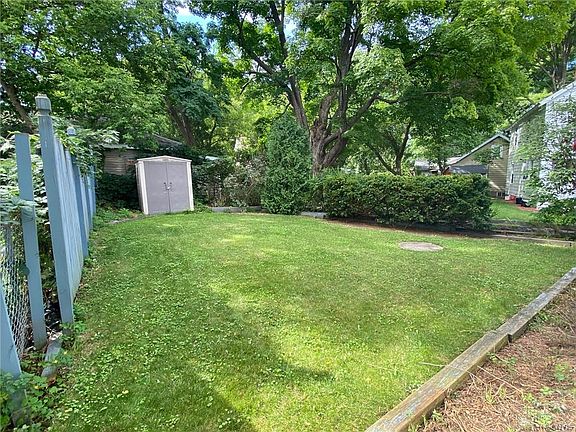 4th image of 716 Barnes Ave