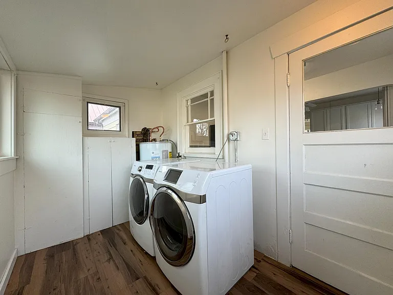 Utility room off the kitchen