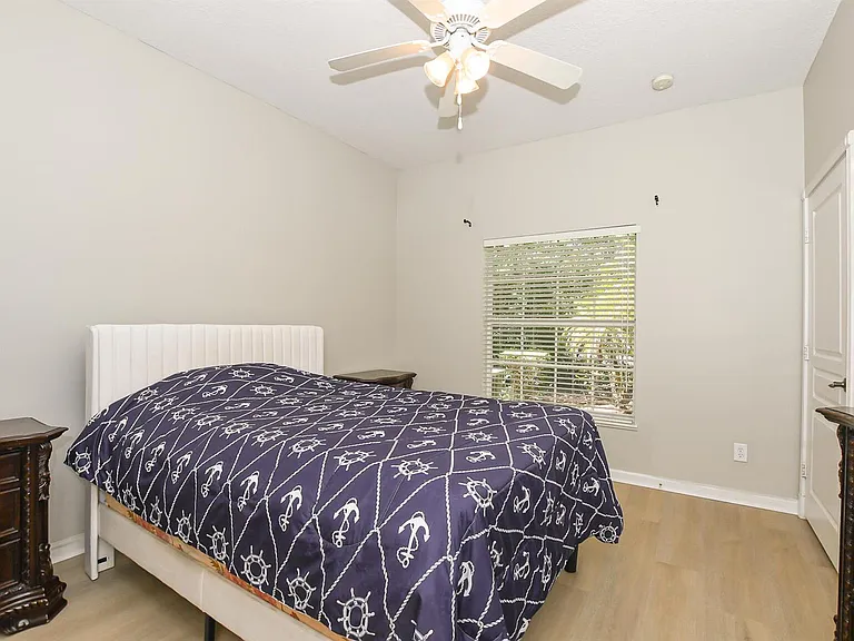 649 NE Bent Paddle Ln — Photo 20