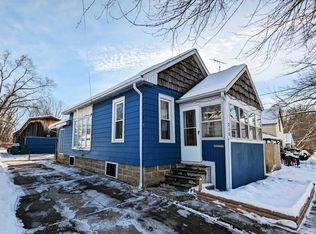 215 S McKinley Rd, Flushing, MI 48433